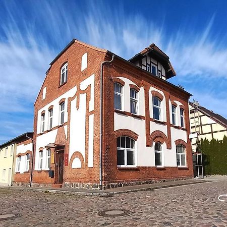 Triskele Haus - Oekologisches Gaestehaus Der Heilstaette Strelitz Нойштрелиц Экстерьер фото